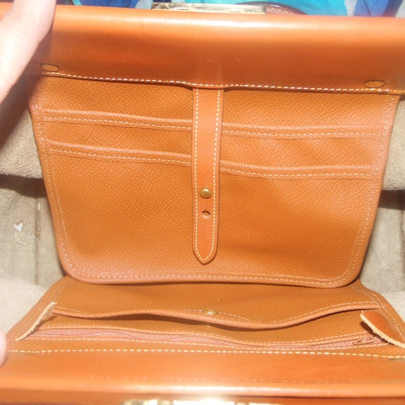 Dooney and Bourke R03 Handfitted case/ Dr, Bag - Picture 7 of 8